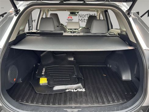 Used 2019 Toyota RAV4 XLE Premium w/ Cold Weather Package AWD/4WD image 25