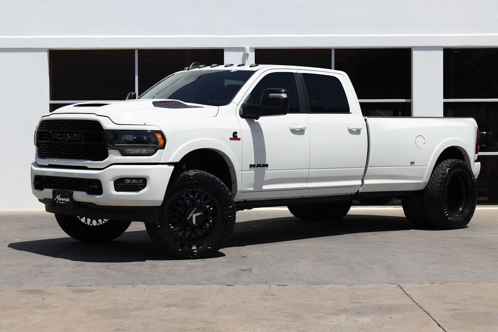 Used 2024 RAM 3500 Limited w/ Night Edition AWD/4WD image 1
