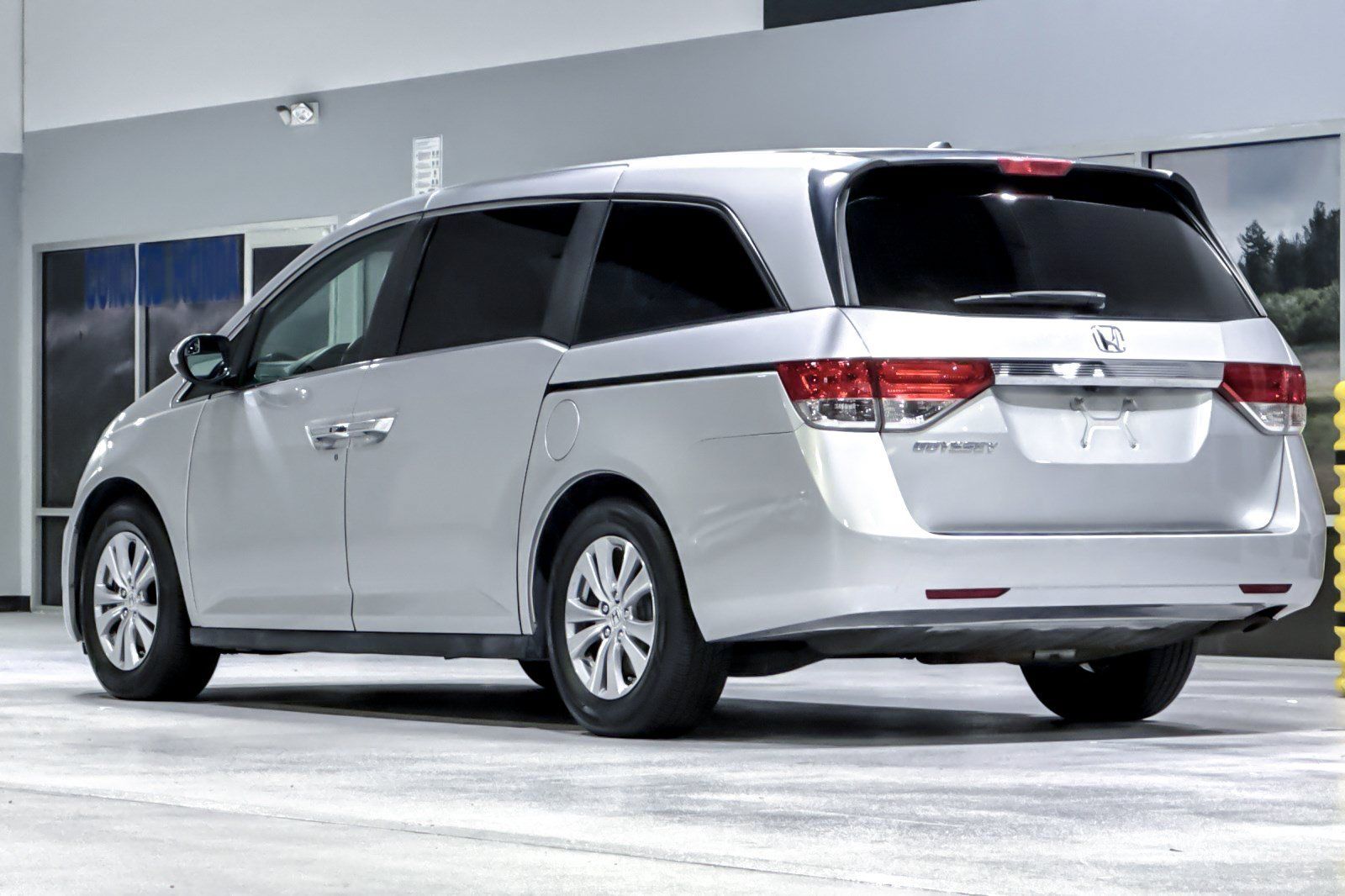 Used 2014 Honda Odyssey EX-L image 3