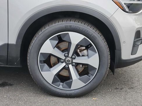 Certified 2023 Volvo XC40 B5 Plus w/ Protection Package Premier image 8