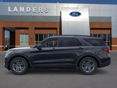 New 2026 Ford Explorer Active w/ Active Comfort Package AWD/4WD image 3