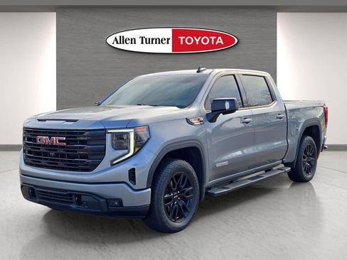 Used 2023 GMC Sierra 1500 Elevation w/ Elevation Premium Package image 3