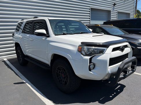 Used 2017 Toyota 4Runner TRD Off-Road Premium AWD/4WD image 2