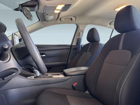 Used 2025 Nissan Sentra SV FWD image 5