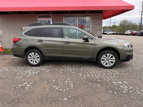 Used 2015 Subaru Outback 2.5i Premium AWD/4WD image 4