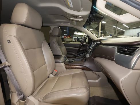 Used 2019 Chevrolet Tahoe LT image 18