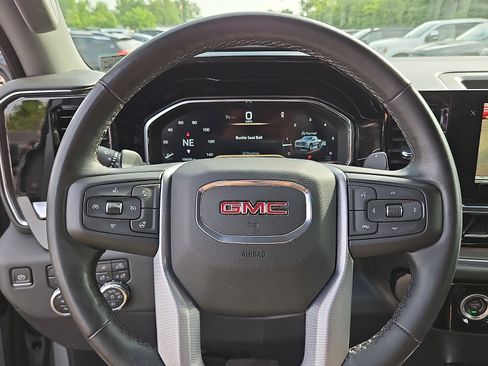 Used 2023 GMC Sierra 1500 SLT w/ SLT Premium Package AWD/4WD image 18