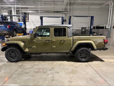 New 2026 Jeep Gladiator Sport image 6