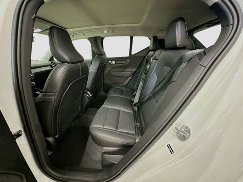 Used 2025 Volvo XC40 B5 Core image 29