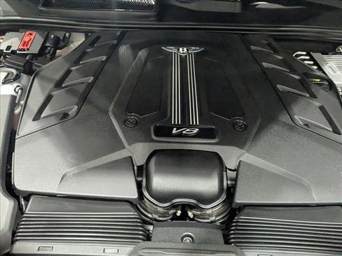 Used 2023 Bentley Bentayga image 23