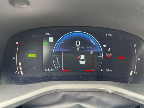 Used 2025 Toyota Camry SE image 36