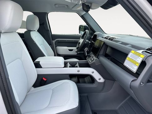 New 2026 Land Rover Defender 110 X-Dynamic SE AWD/4WD image 15