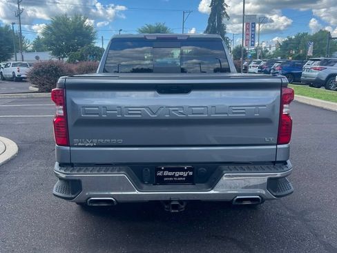 Used 2022 Chevrolet Silverado 1500 LT AWD/4WD image 7