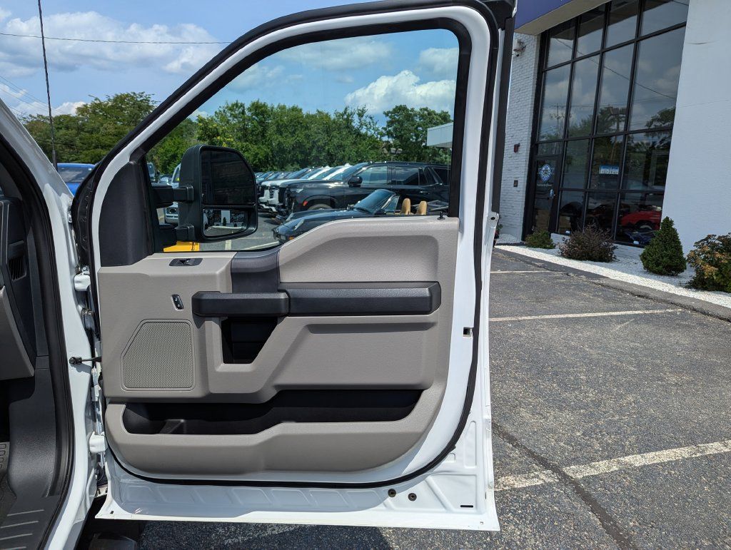 Used 2022 Ford F250 XL w/ Power Equipment Group AWD/4WD image 25