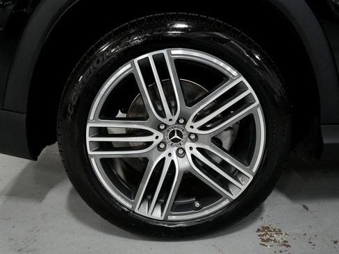 Used 2024 Mercedes-Benz GLS 450 4MATIC image 37
