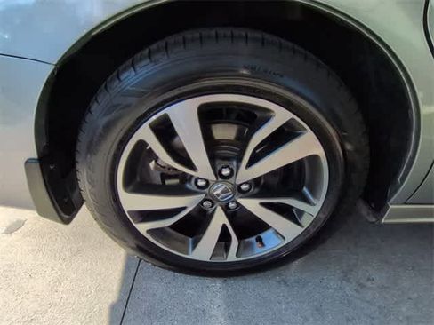 Used 2024 Honda Odyssey Touring image 14