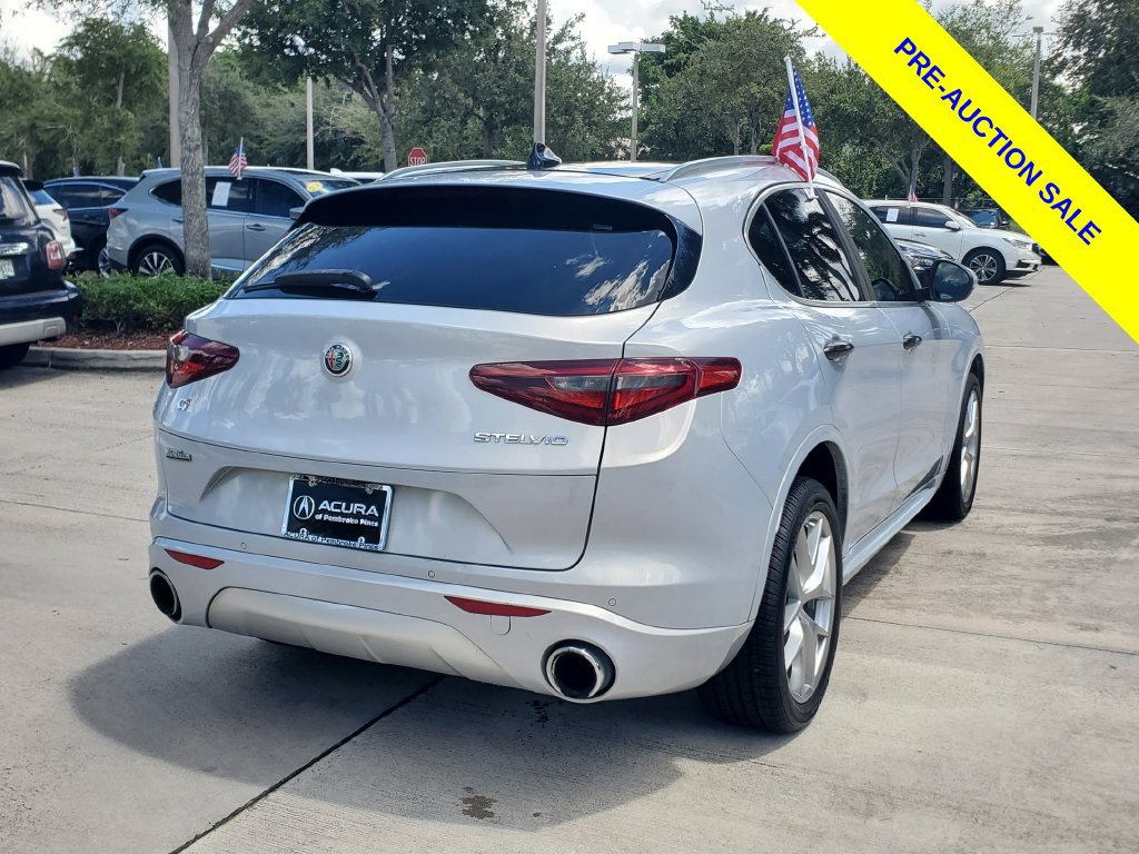 Used 2021 Alfa Romeo Stelvio Ti w/ Nero Edizione AWD/4WD image 7