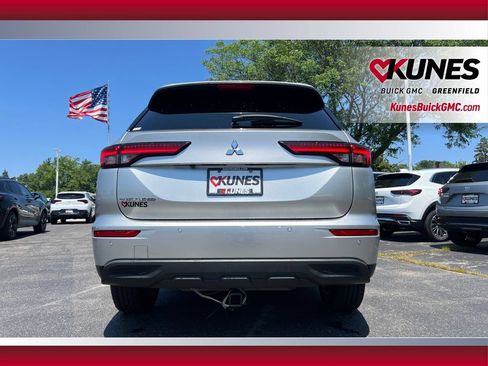 Used 2022 Mitsubishi Outlander ES AWD/4WD image 18