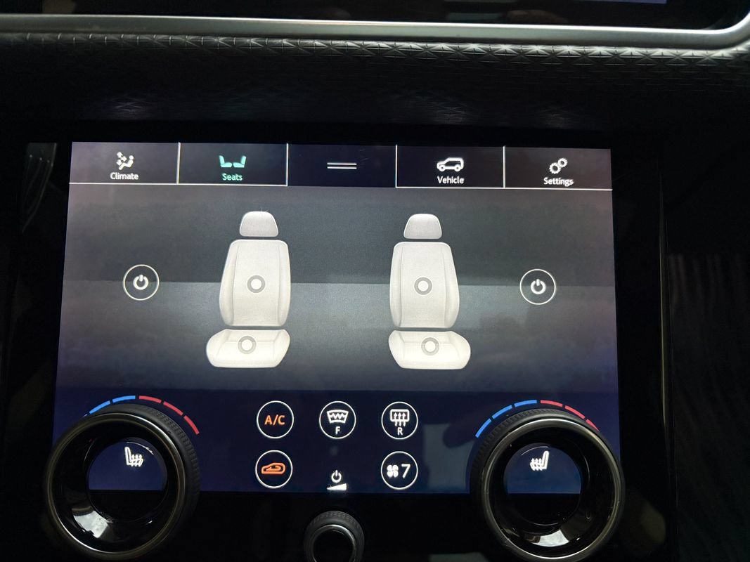 Used 2018 Land Rover Range Rover Velar R-Dynamic SE AWD/4WD image 30