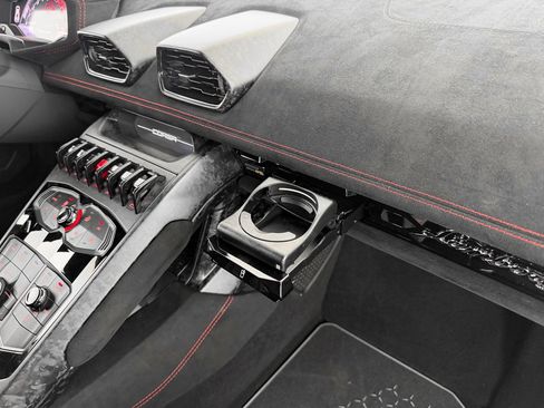 Used 2018 Lamborghini Huracan Performante image 28