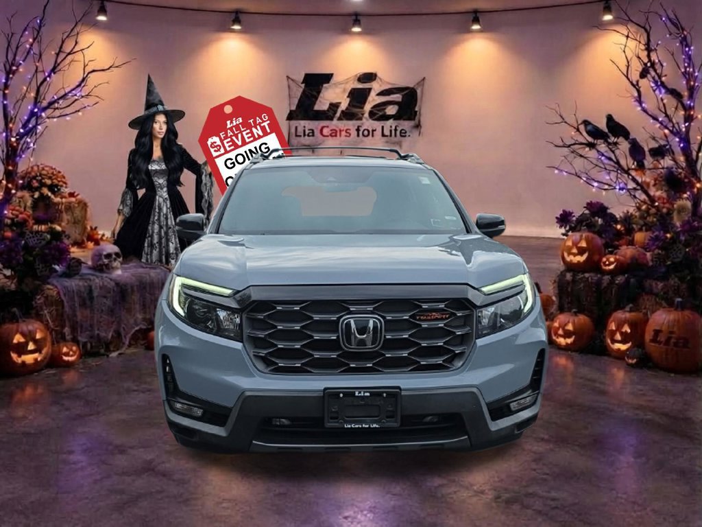 Used 2024 Honda Passport TrailSport image 2