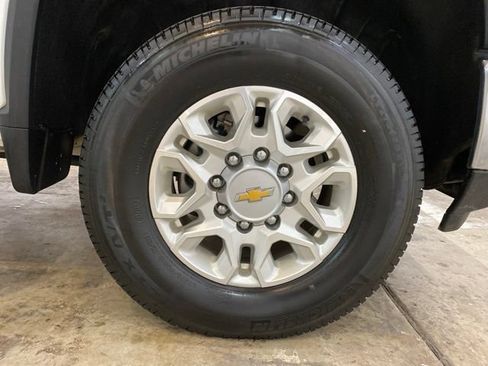 Used 2025 Chevrolet Silverado 2500 LT AWD/4WD image 28