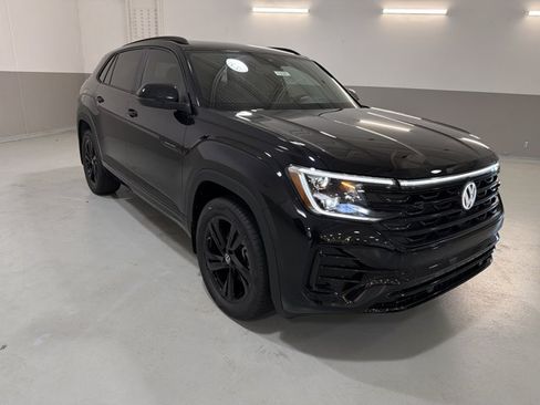 New 2026 Volkswagen Atlas Cross Sport SEL R-Line AWD/4WD image 4