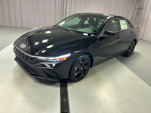 New 2026 Hyundai Elantra Sport FWD image 3