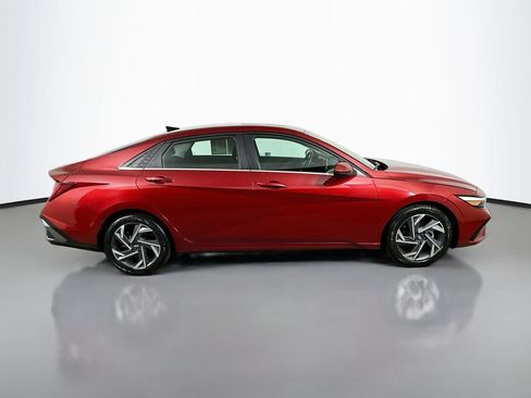 Used 2025 Hyundai Elantra SEL FWD image 7