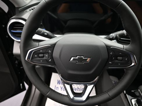 New 2026 Chevrolet Trax LT w/ Midnight Edition FWD image 11