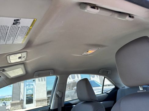 Used 2014 Toyota Corolla LE FWD image 19