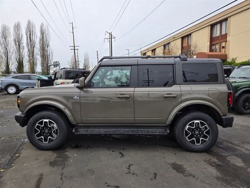 New 2025 Ford Bronco Outer Banks image 8