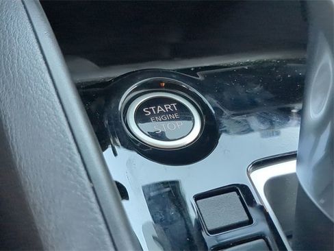 New 2025 Nissan Versa SR w/ Trunk Package image 25