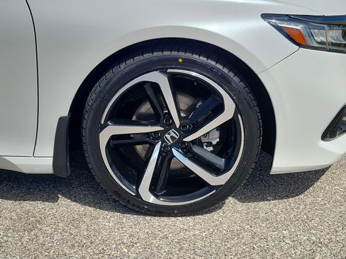 Used 2022 Honda Accord Sport image 7