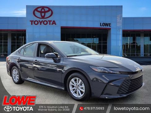 Certified 2025 Toyota Camry LE FWD image 1
