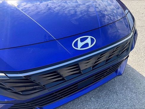 Used 2024 Hyundai Elantra SEL w/ Convenience Package FWD image 31