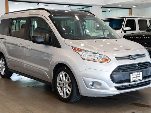 Used 2017 Ford Transit Connect XLT FWD image 3