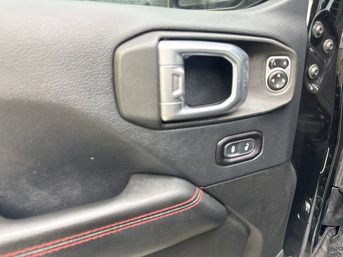 Used 2018 Jeep Wrangler Unlimited Rubicon AWD/4WD image 31