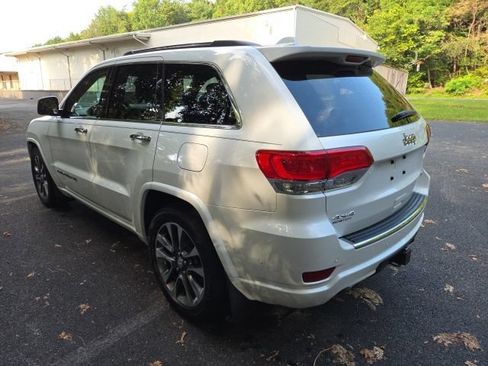Used 2017 Jeep Grand Cherokee Overland w/ Jeep Active Safety Group AWD/4WD image 10