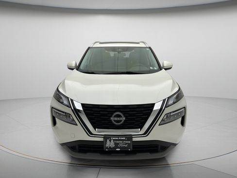 Used 2023 Nissan Rogue SV w/ SV Premium B Package AWD/4WD image 2