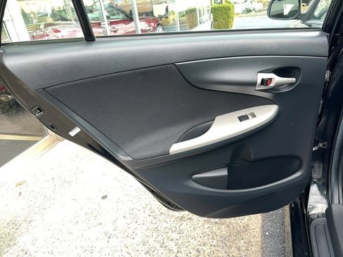 Used 2012 Toyota Corolla S image 15