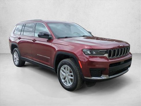 Used 2024 Jeep Grand Cherokee L Laredo RWD image 4