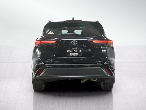 Used 2025 Toyota Highlander Limited AWD/4WD image 4