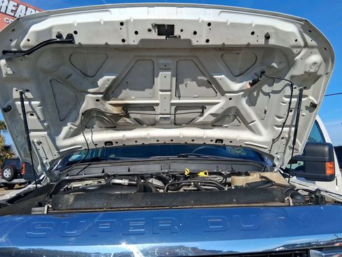 Used 2012 Ford F250 Lariat w/ Lariat Interior Pkg image 12