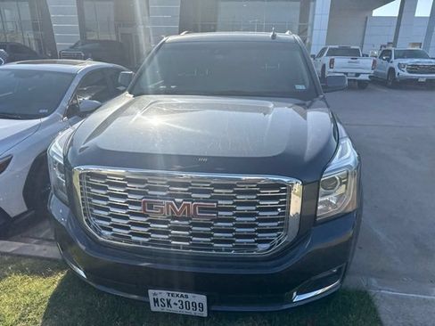Used 2019 GMC Yukon XL Denali RWD image 3