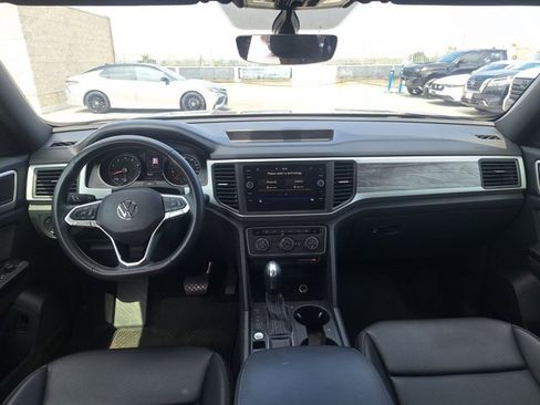 Used 2021 Volkswagen Atlas Cross Sport SE w/ Panoramic Sunroof Package FWD image 15