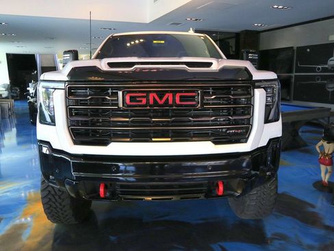 Used 2025 GMC Sierra 2500 AT4X AWD/4WD image 54