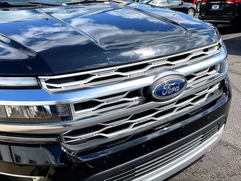 Used 2023 Ford Expedition Platinum AWD/4WD image 5