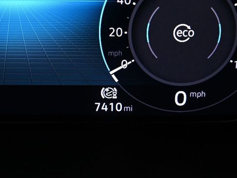 Used 2025 Volkswagen Atlas Cross Sport SE w/ Panoramic Sunroof Package image 12