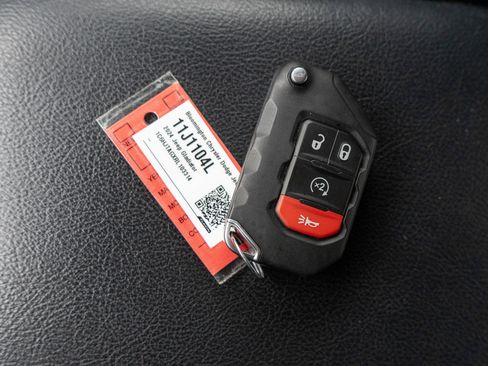 Used 2024 Jeep Gladiator Sport AWD/4WD image 30